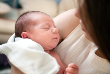 how to put a baby to sleep in 40 seconds